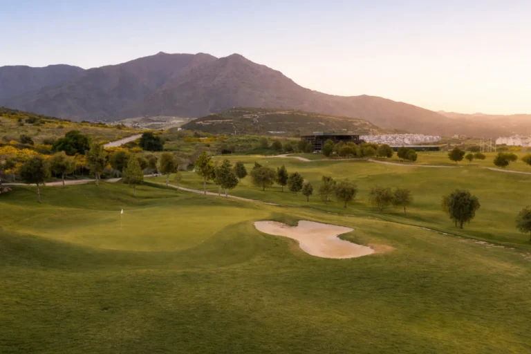 Azata Golf